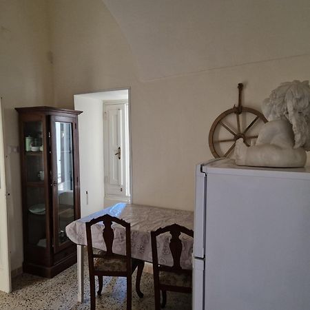 Palazzo Costantini Bed & Breakfast San Donato di Lecce ภายนอก รูปภาพ