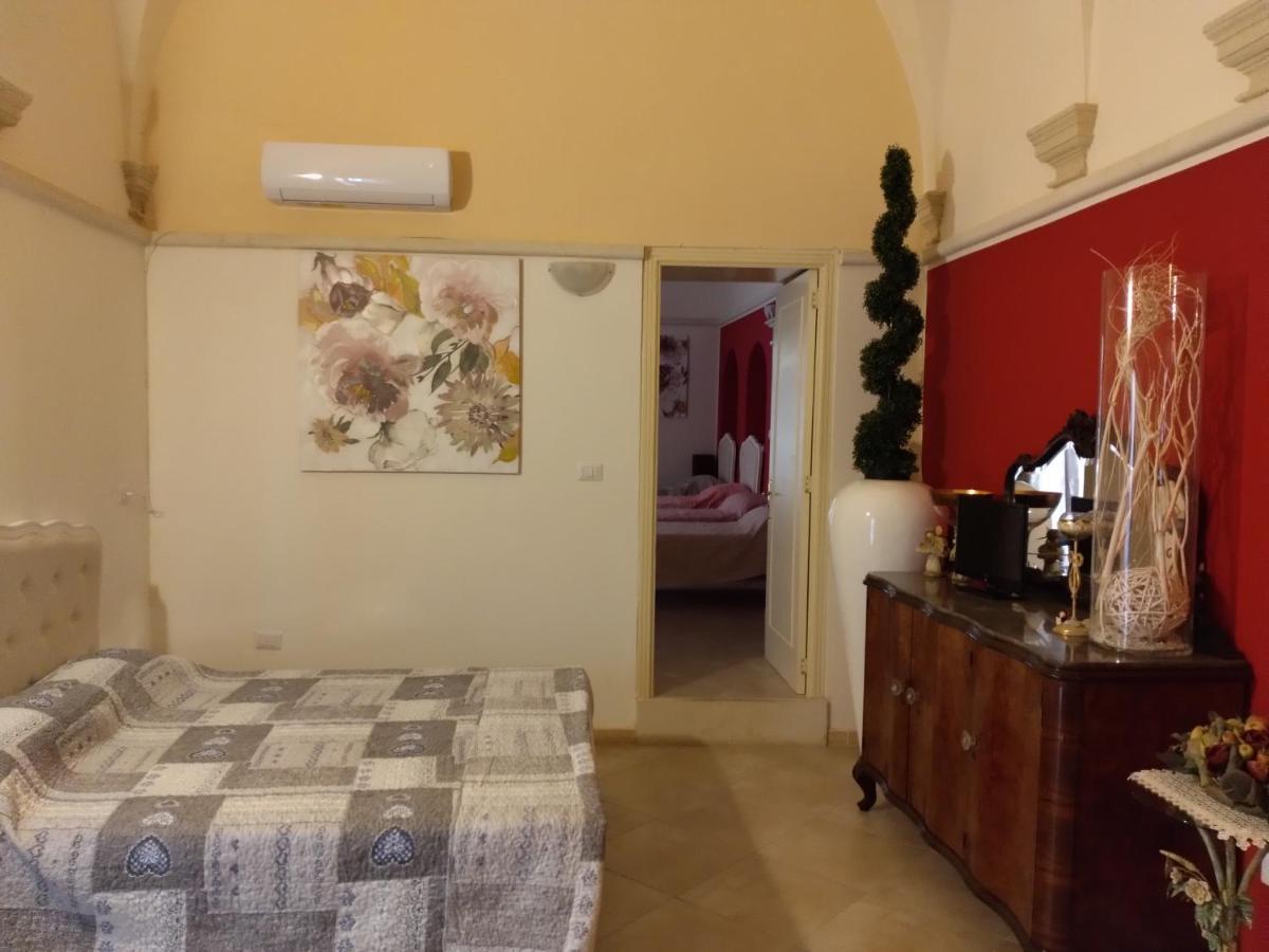 Palazzo Costantini Bed & Breakfast San Donato di Lecce ภายนอก รูปภาพ