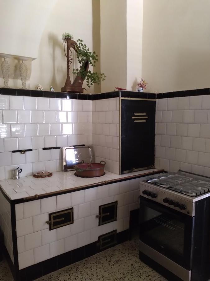Palazzo Costantini Bed & Breakfast San Donato di Lecce ภายนอก รูปภาพ