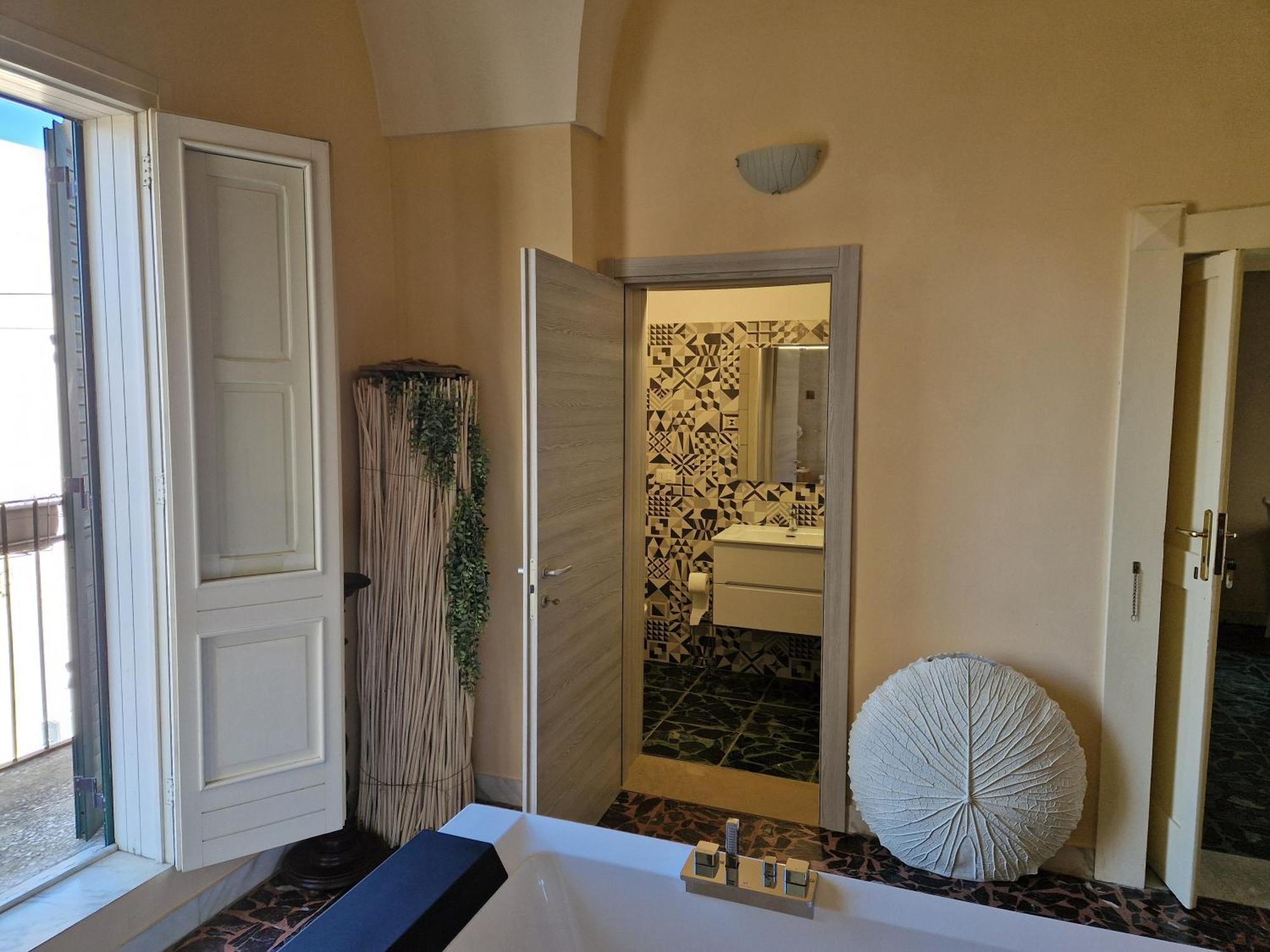 Palazzo Costantini Bed & Breakfast San Donato di Lecce ภายนอก รูปภาพ